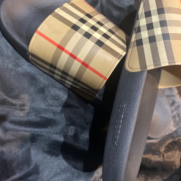 Burberry Slides - Picture 3 of 3
